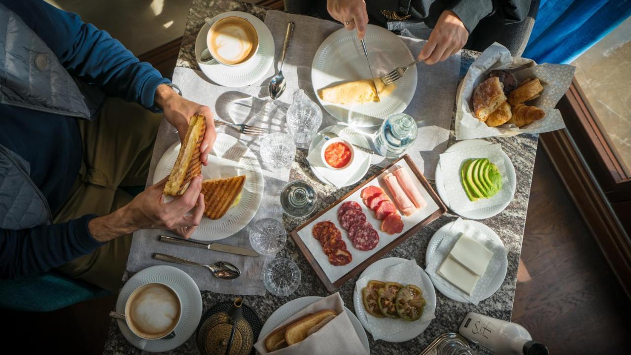El Llorenc Parc De La Mar - Adults Only Palma de Mallorca Exterior photo A typical breakfast at the hotel