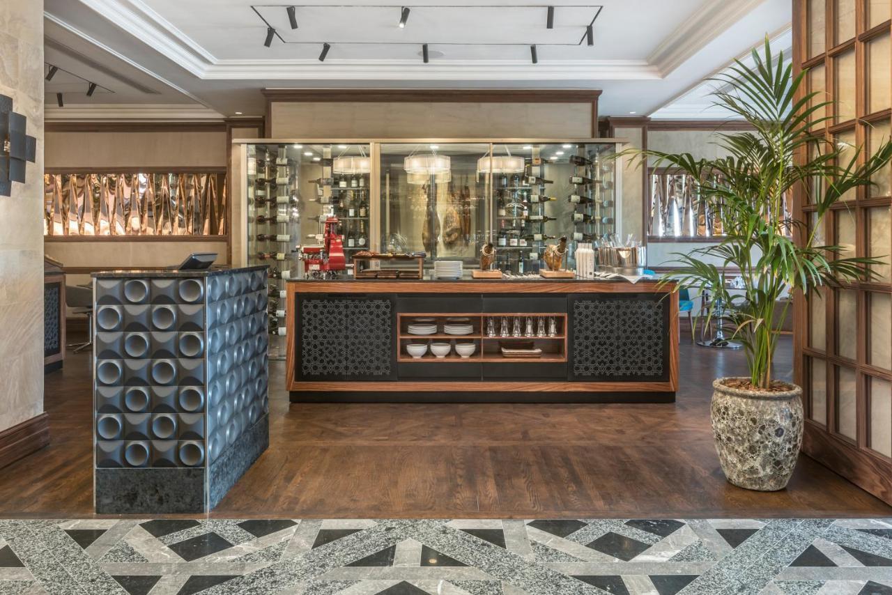 El Llorenc Parc De La Mar - Adults Only Palma de Mallorca Exterior photo The kitchen at the restaurant
